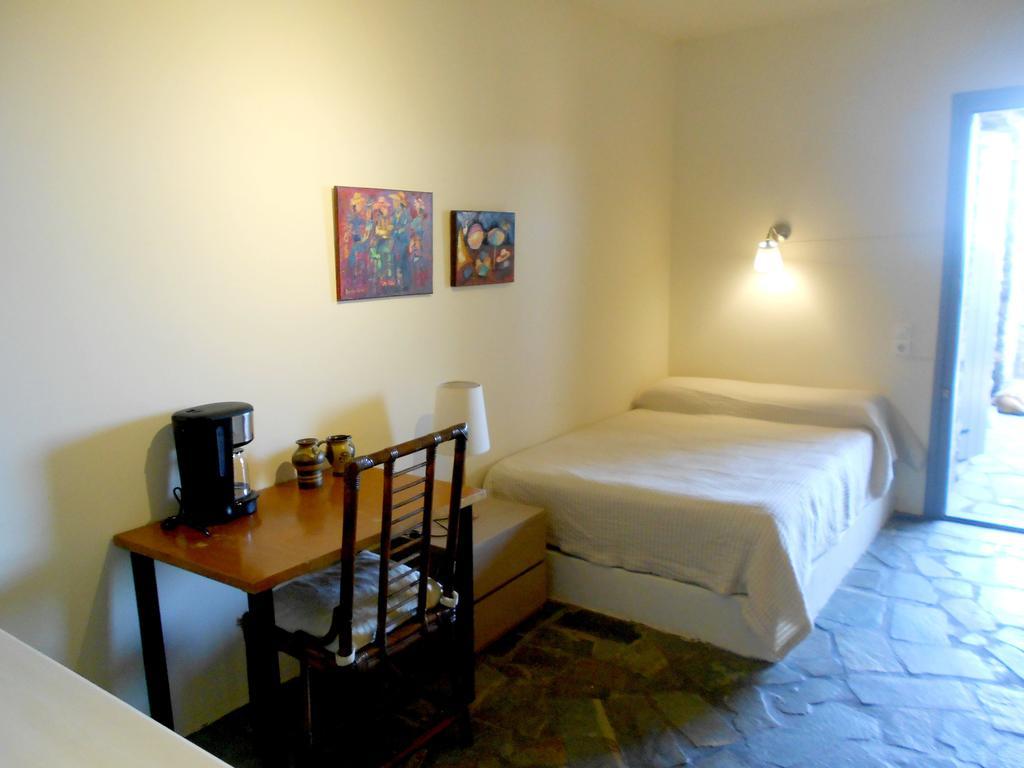 Aigaion House Hotell Otziás Eksteriør bilde