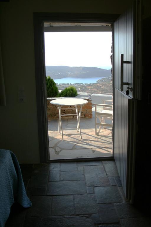 Aigaion House Hotell Otziás Eksteriør bilde