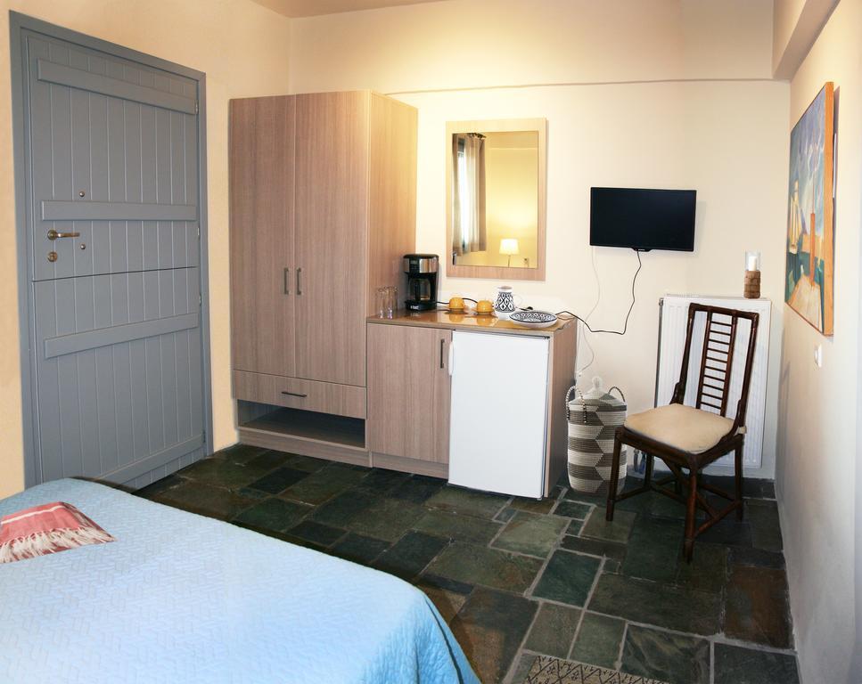 Aigaion House Hotell Otziás Eksteriør bilde