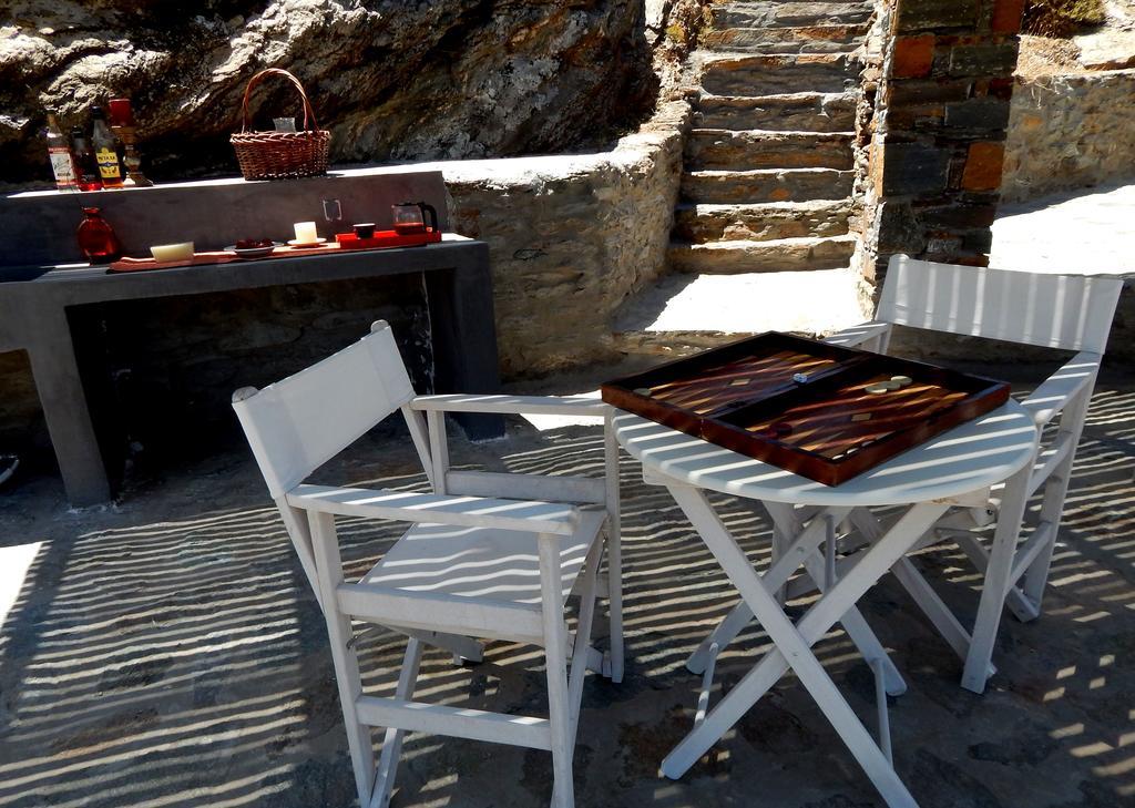 Aigaion House Hotell Otziás Eksteriør bilde
